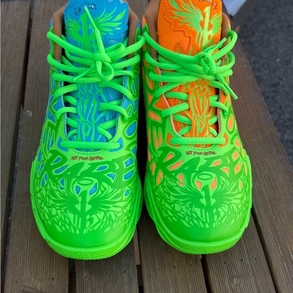 PUMA MB.04 LaMelo Ball Neon Green Orange Mismatch Basketball Shoes - Picture 3 of 4